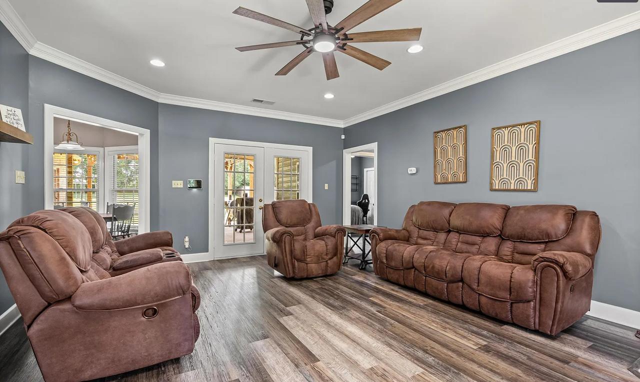 Profile photo 2 of 9