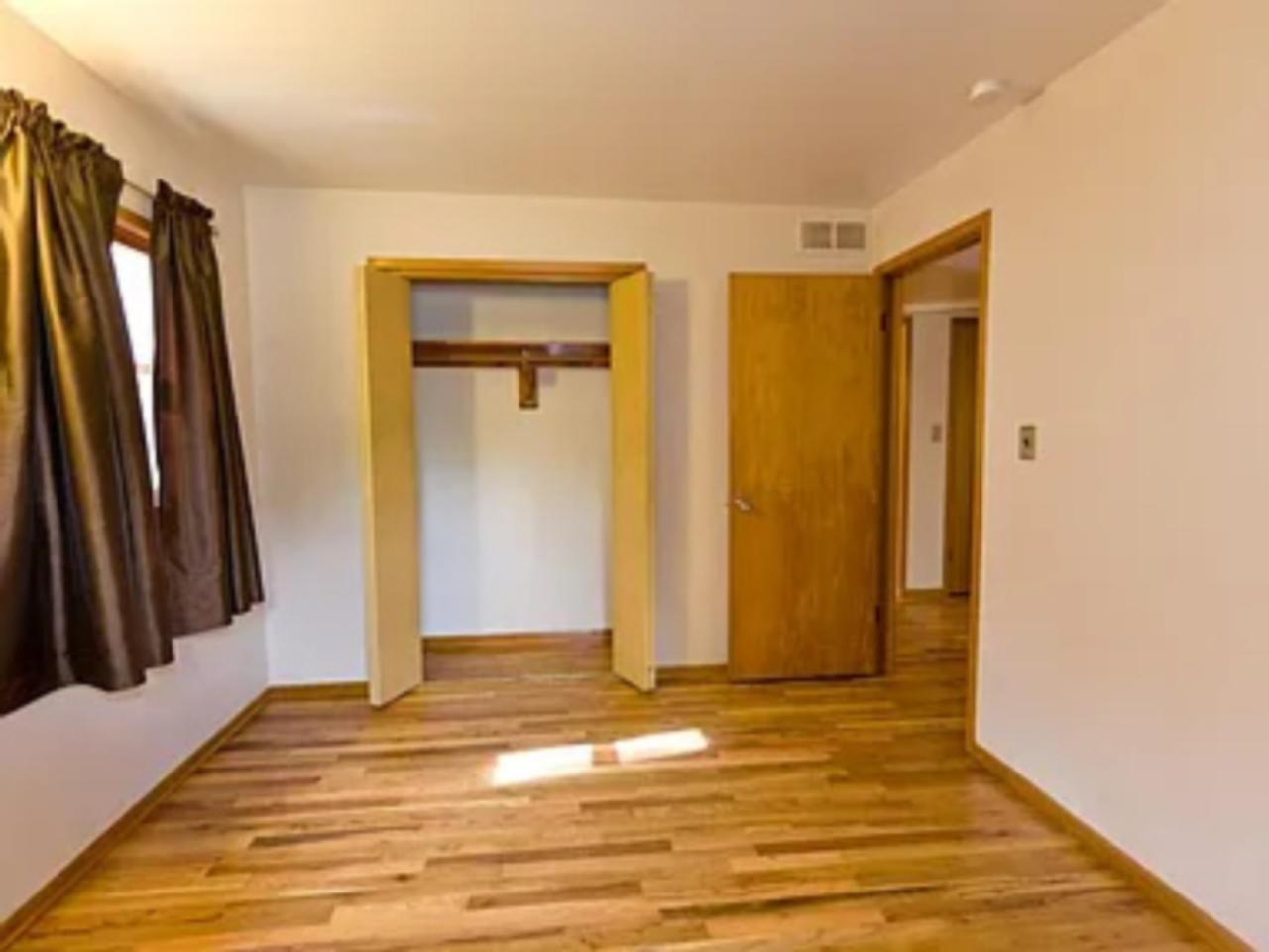 Profile photo 5 of 10