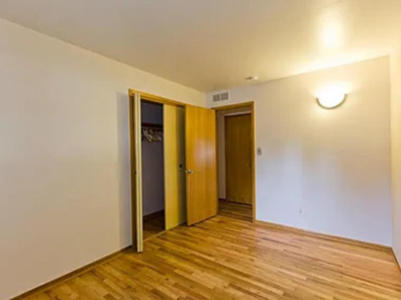 Profile photo 10 of 10