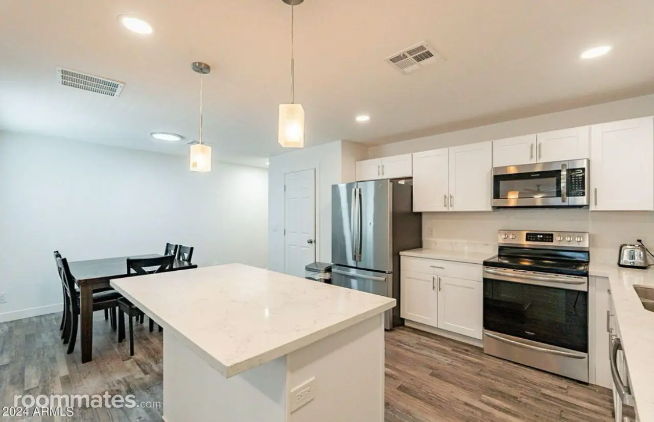 Profile photo 2 of 8