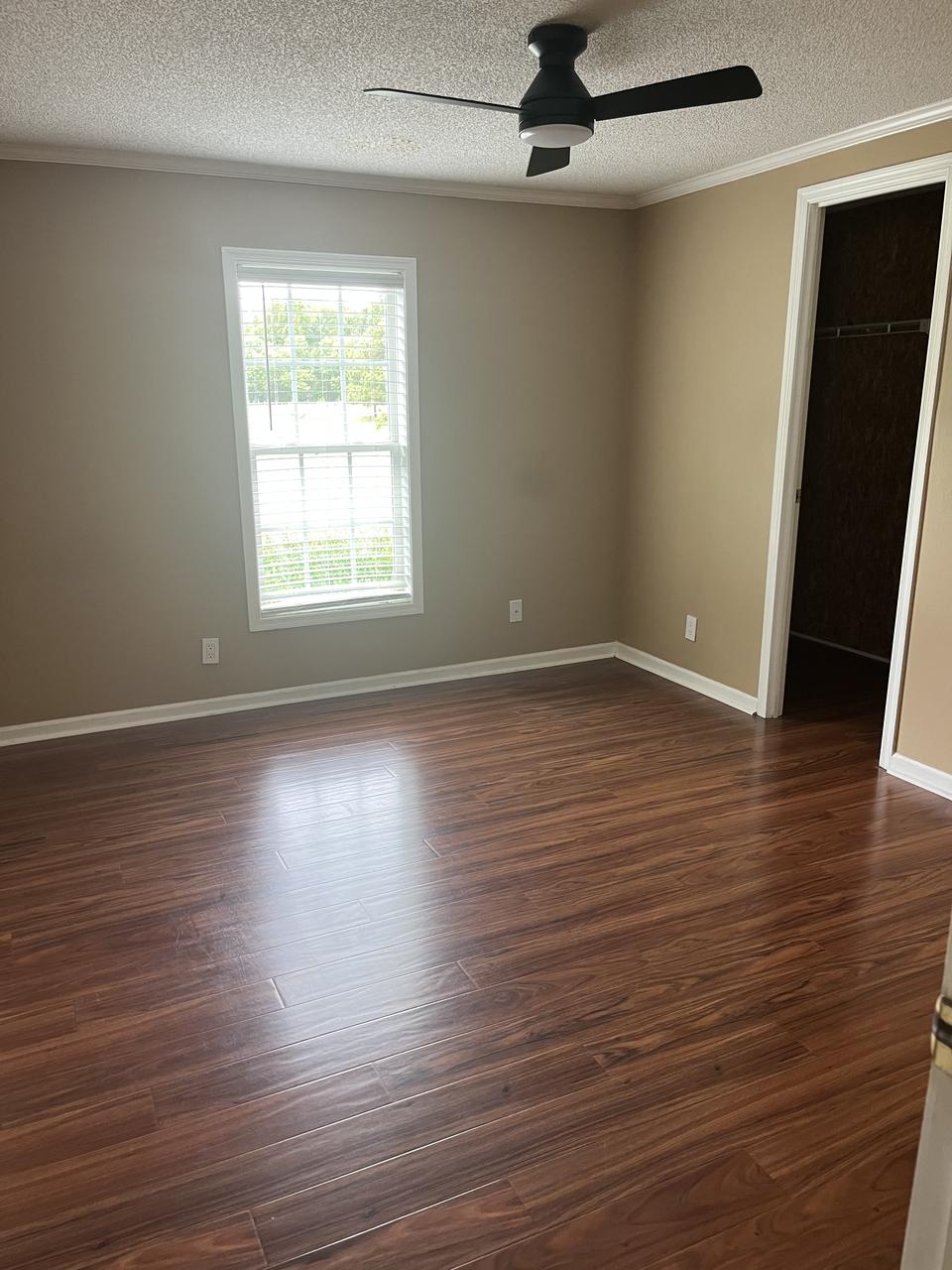 Profile photo 10 of 11