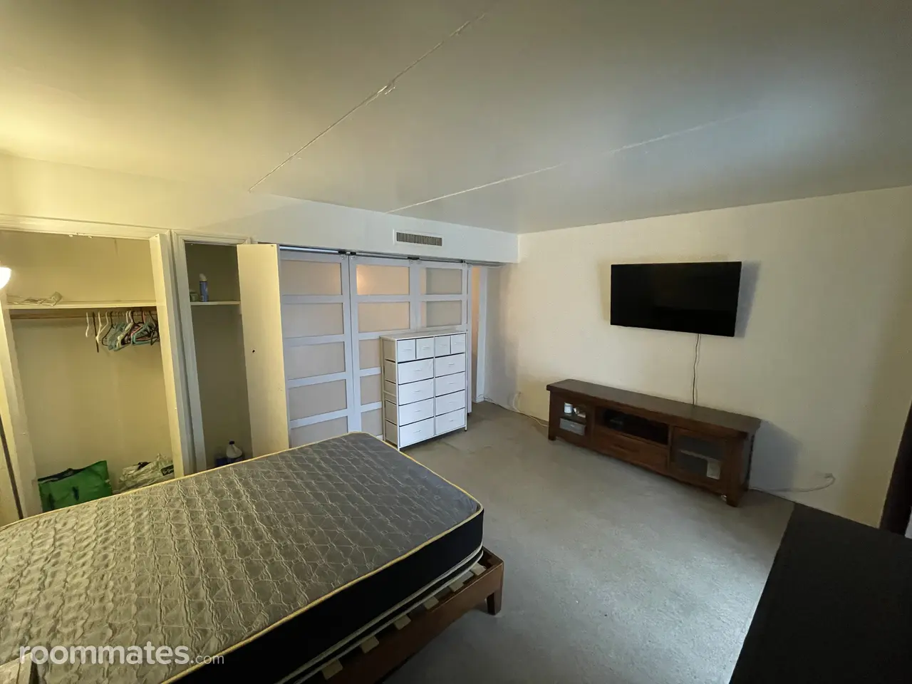 Profile photo 3 of 8