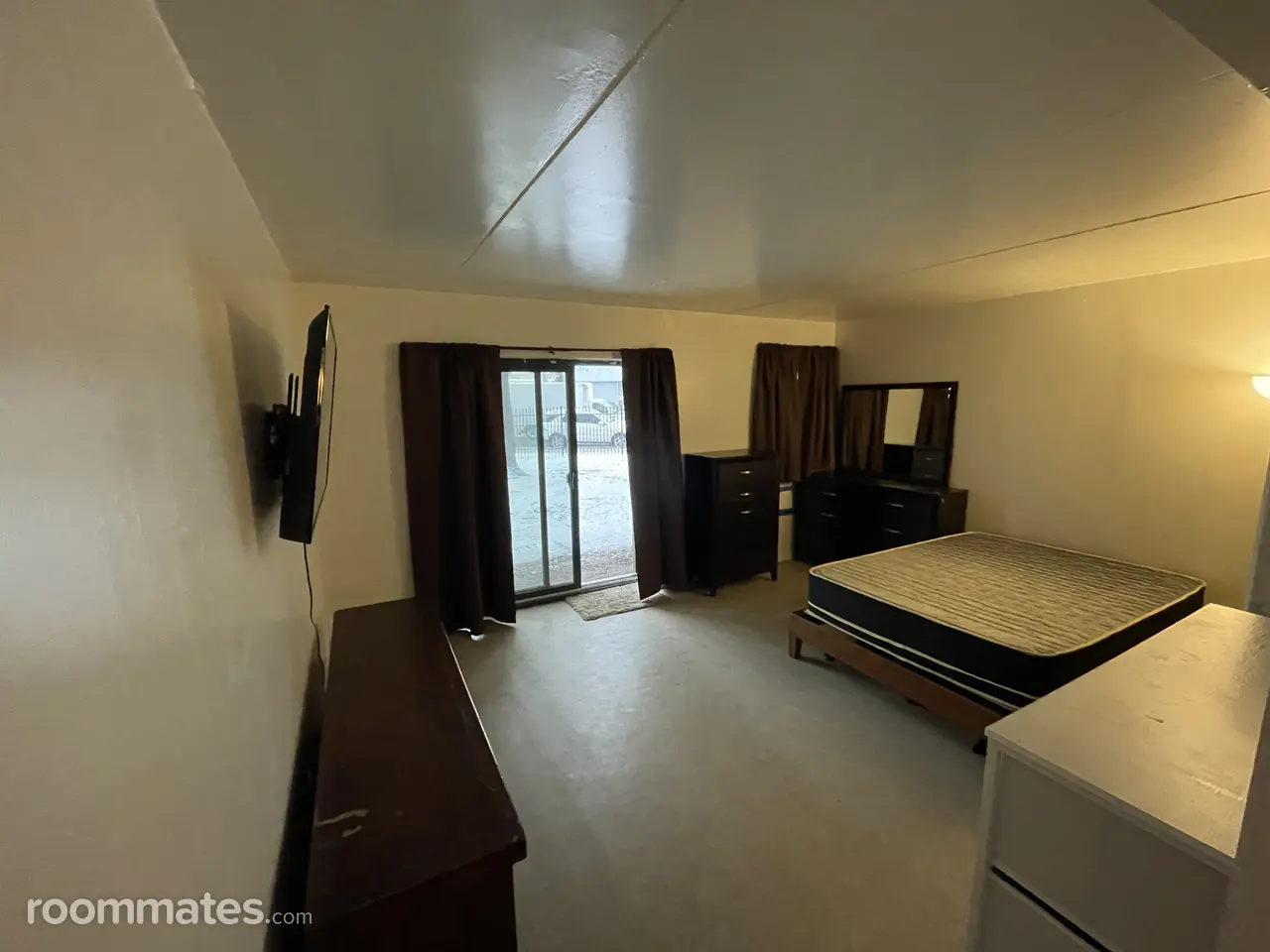 Profile photo 2 of 8