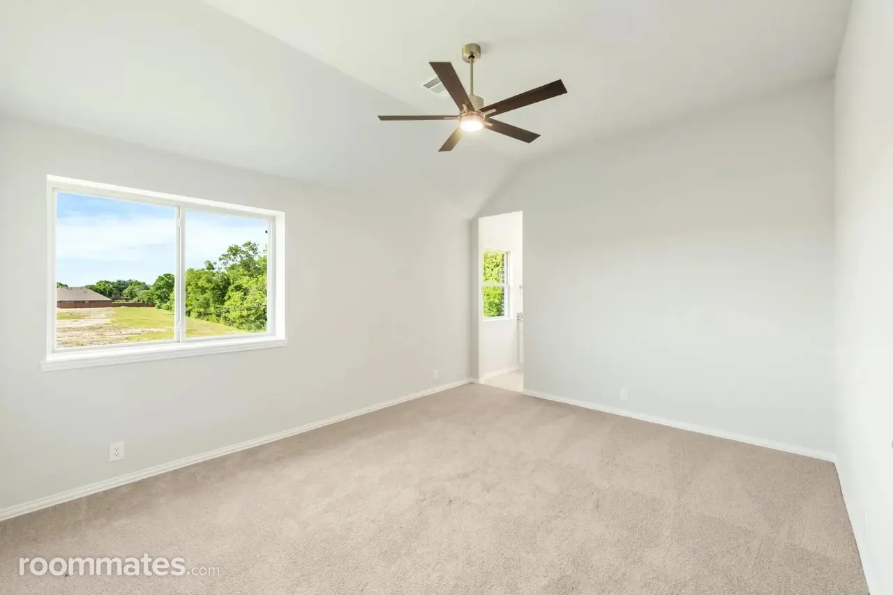 Profile photo 7 of 11