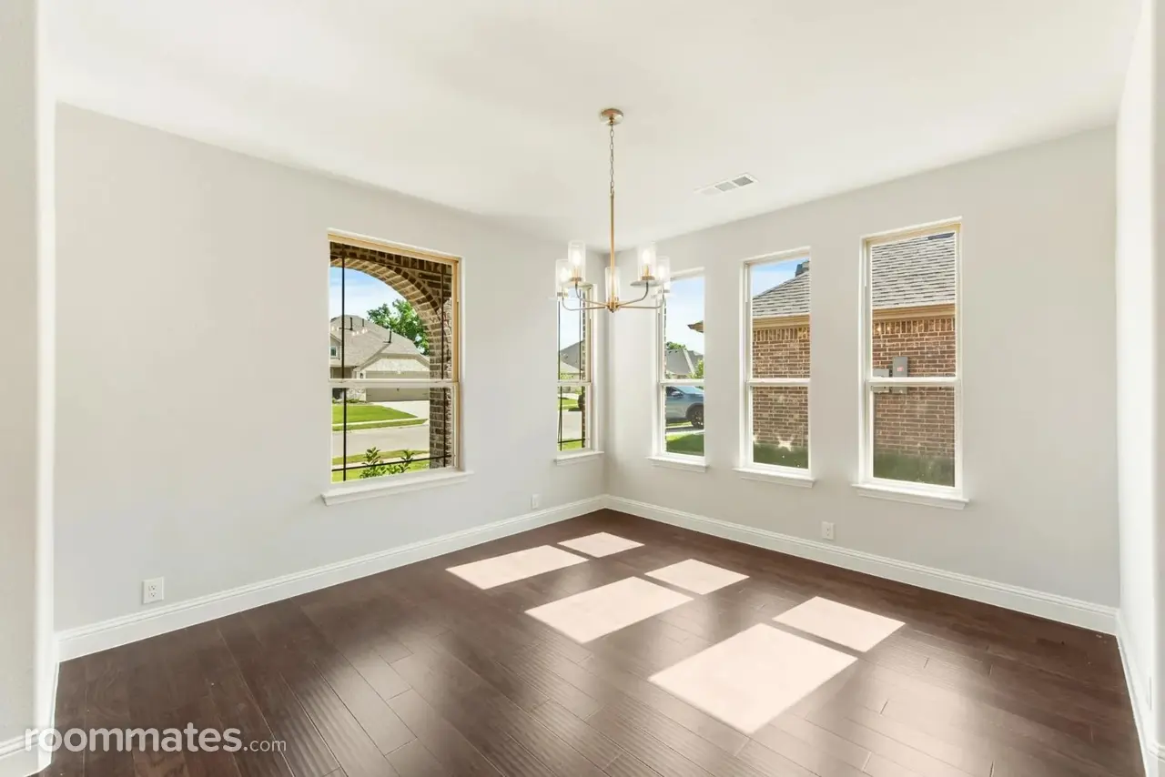 Profile photo 6 of 11