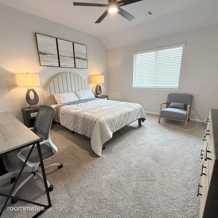 Room for rent in Glenn Heights, TX $885, house