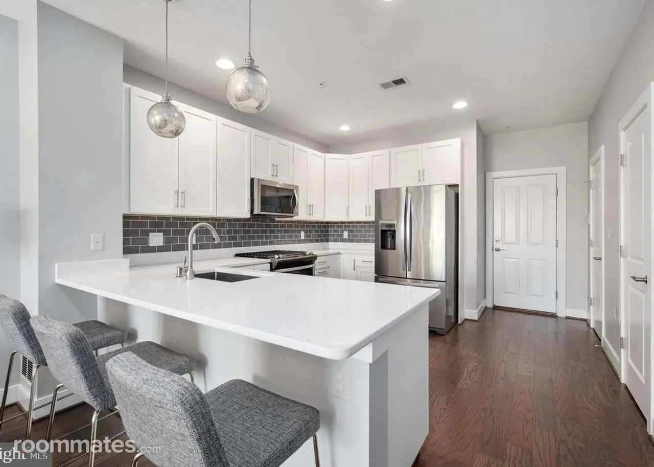 Profile photo 10 of 15