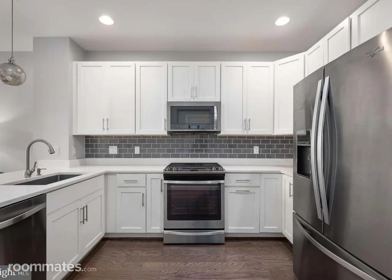 Profile photo 9 of 15