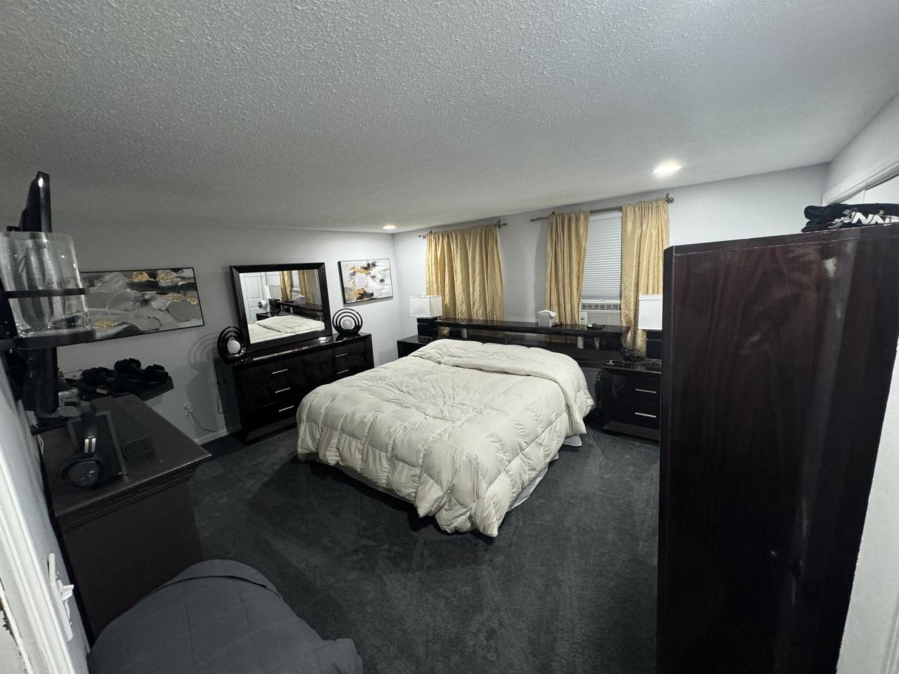 Profile photo 3 of 12