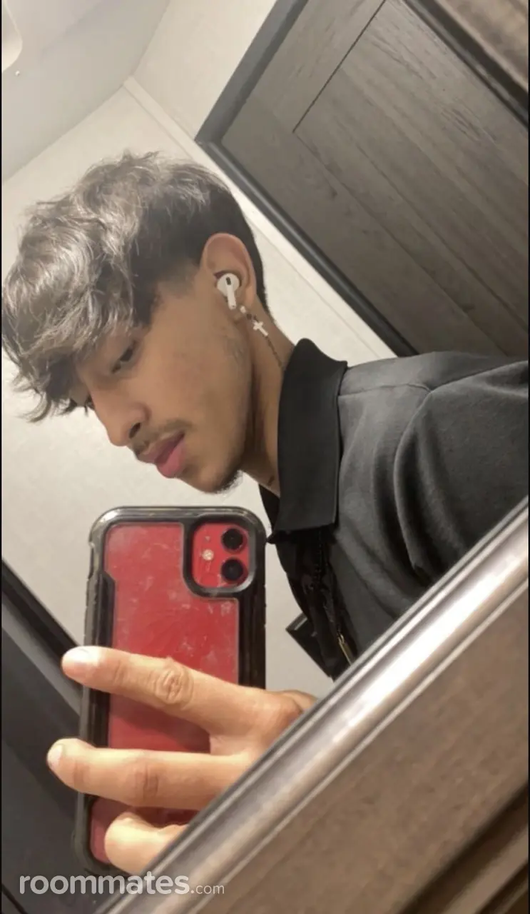 Profile photo 3 of 8