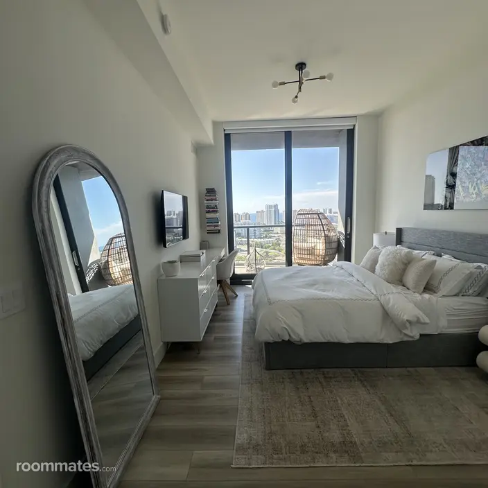 Room for rent in Hallandale Beach, FL $1800, apartment