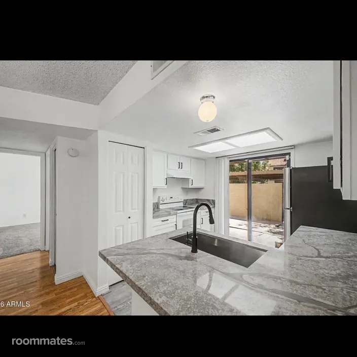 Room for rent in Mesa, AZ $900, house