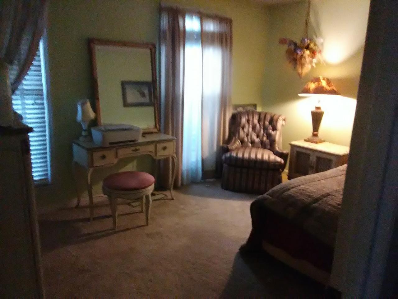 Profile photo 1 of 4