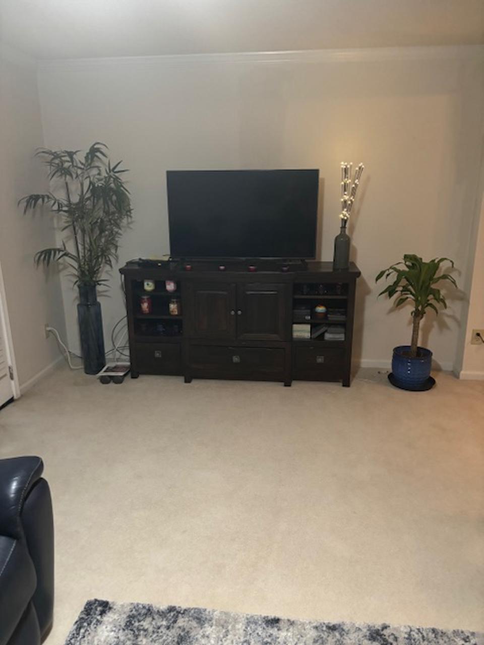 Profile photo 3 of 7