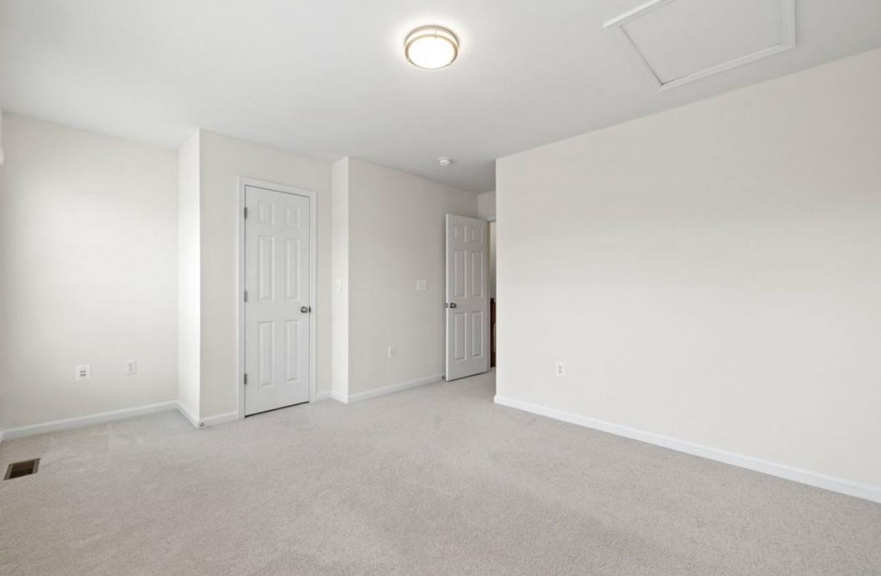 Profile photo 8 of 11