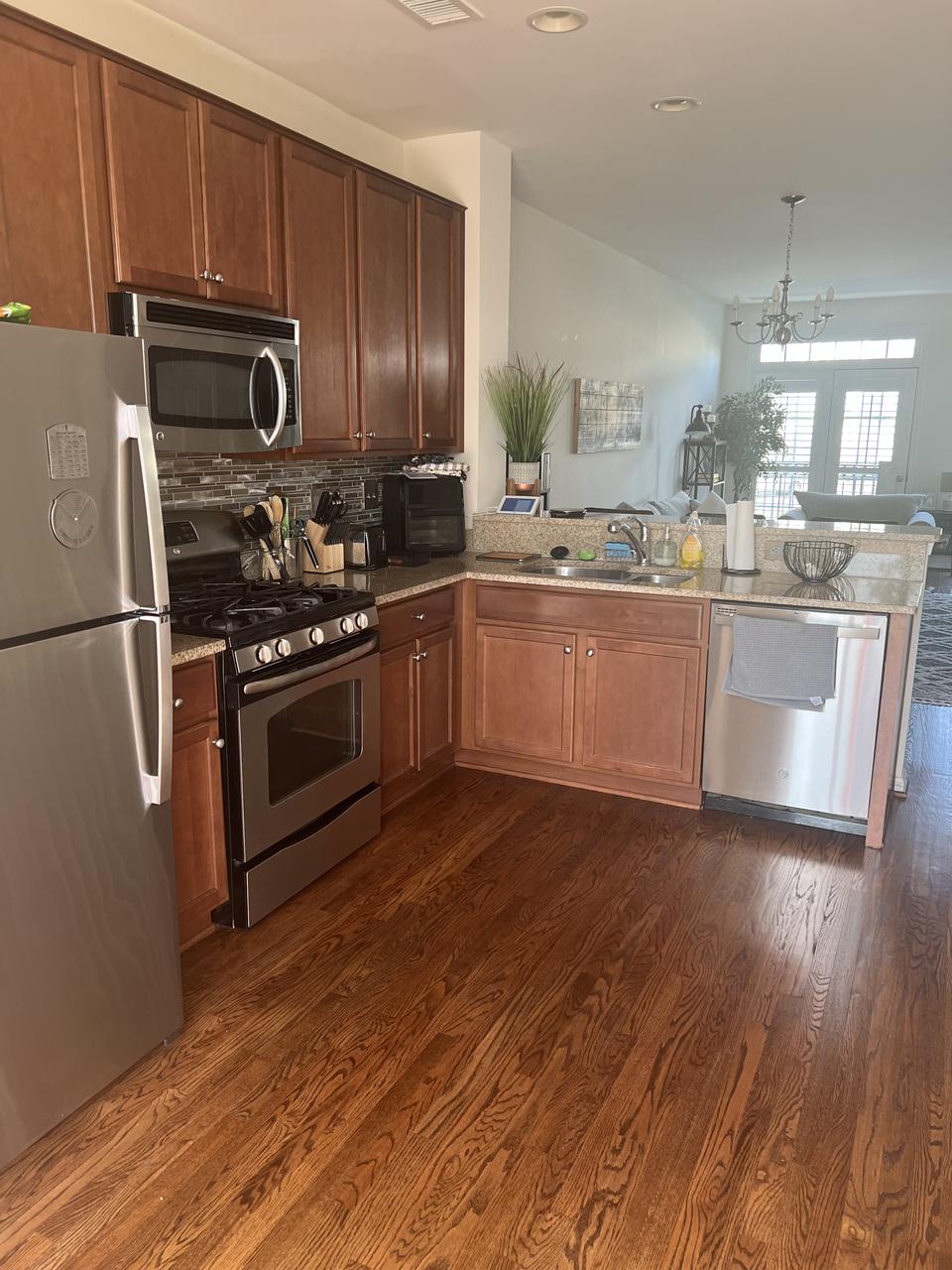 Profile photo 2 of 11