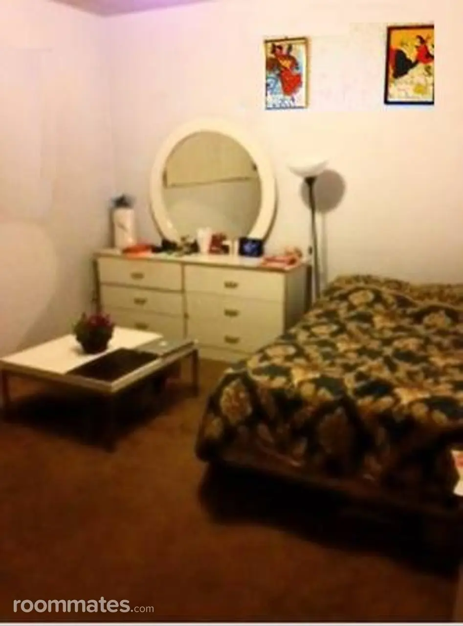 Profile photo 1 of 4