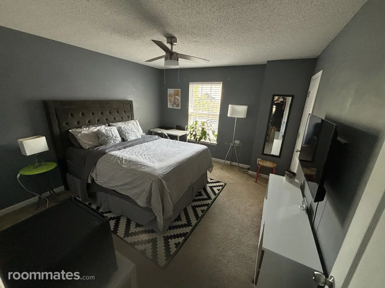 Profile photo 1 of 2