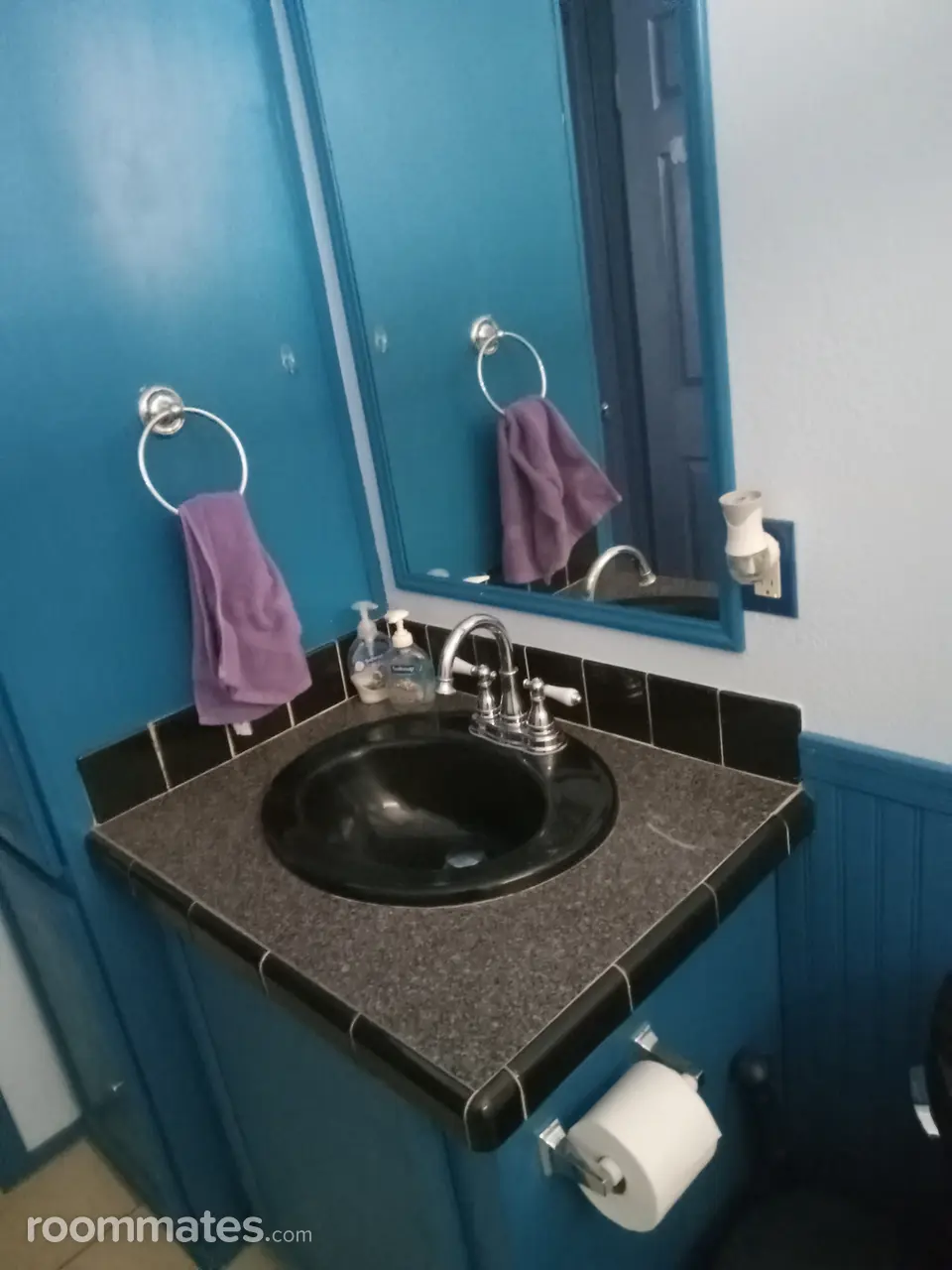 Profile photo 7 of 18