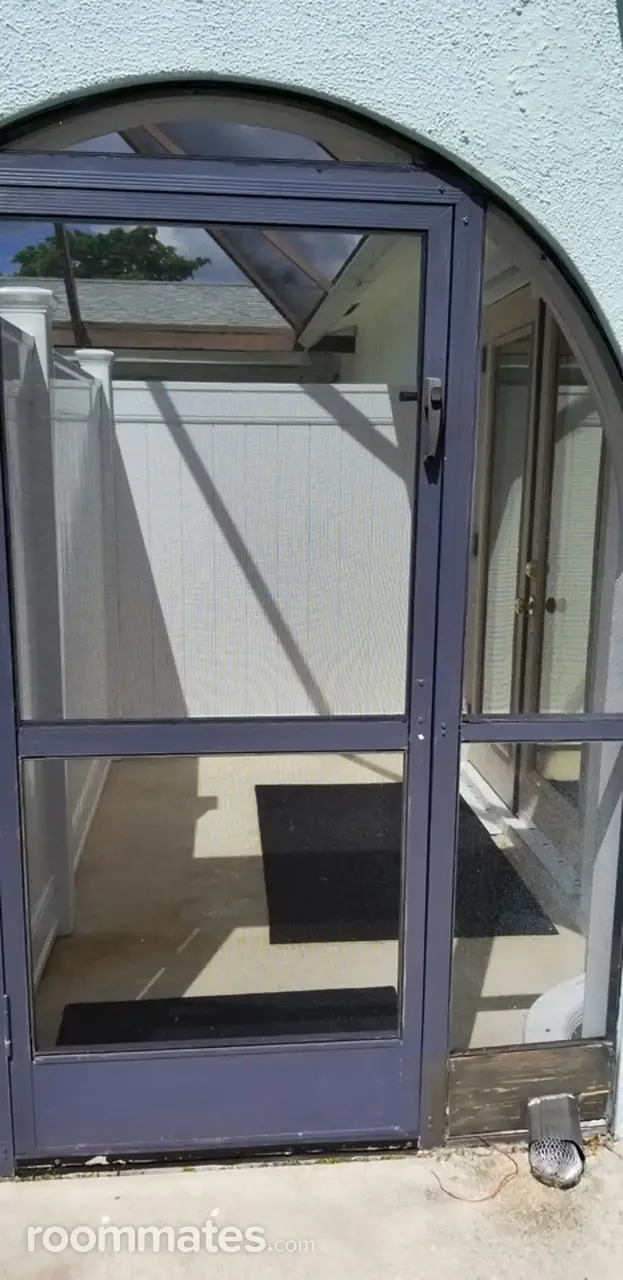 Profile photo 1 of 10