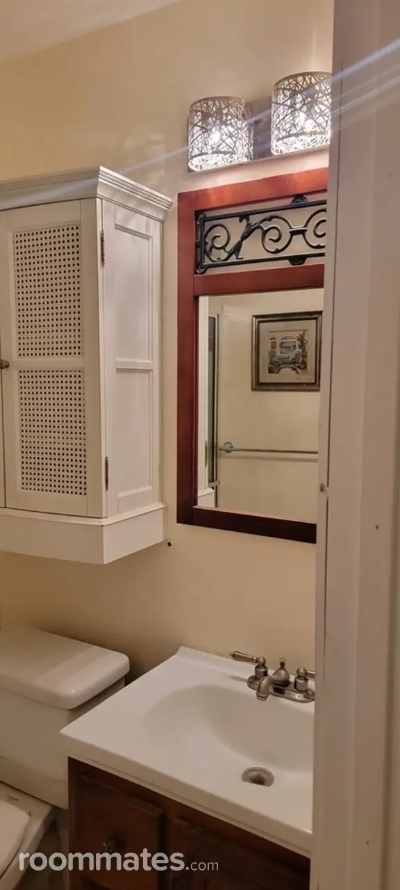 Profile photo 8 of 10