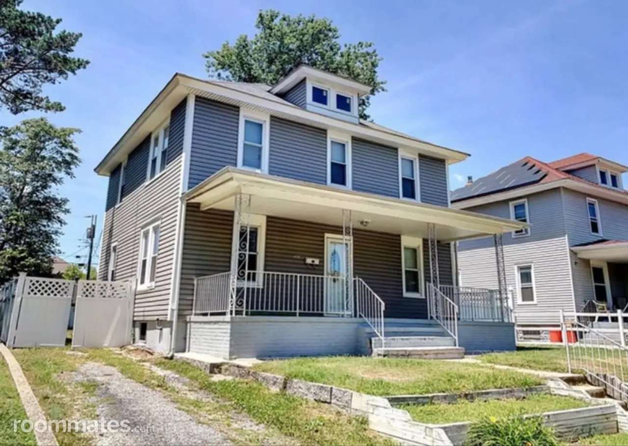 Profile photo 1 of 11