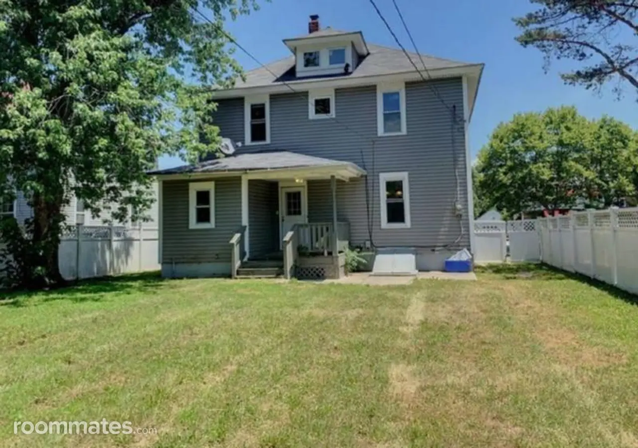 Profile photo 3 of 11