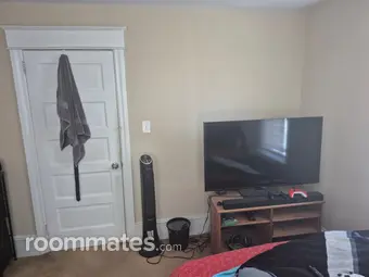 Room for rent in Paulsboro, NJ $1300, house