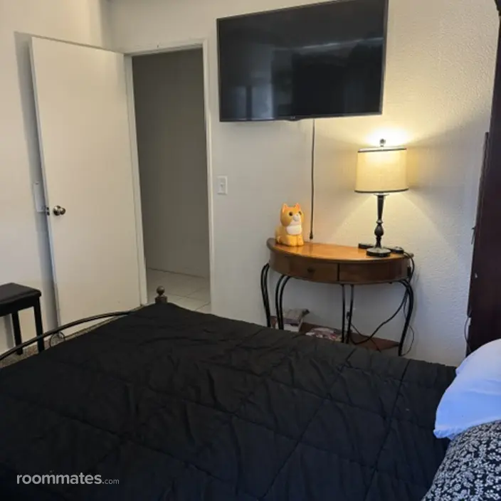 Room for rent in Apple Valley, CA $650, house