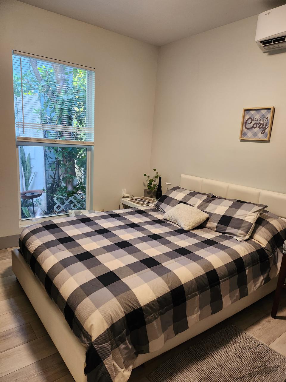 Profile photo 11 of 18