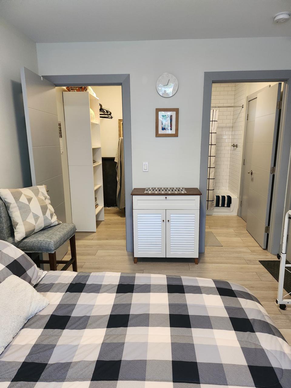 Profile photo 2 of 18