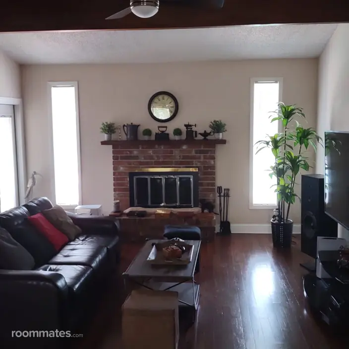 Room for rent in Jacksonville, FL $700, house