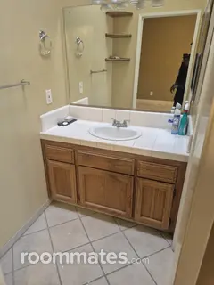 Room for rent in Bakersfield, CA $750, house