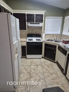 Room for rent in Bakersfield, CA $700, house
