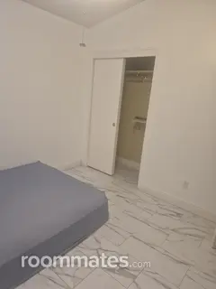 Room for rent in Bakersfield, CA $700, house