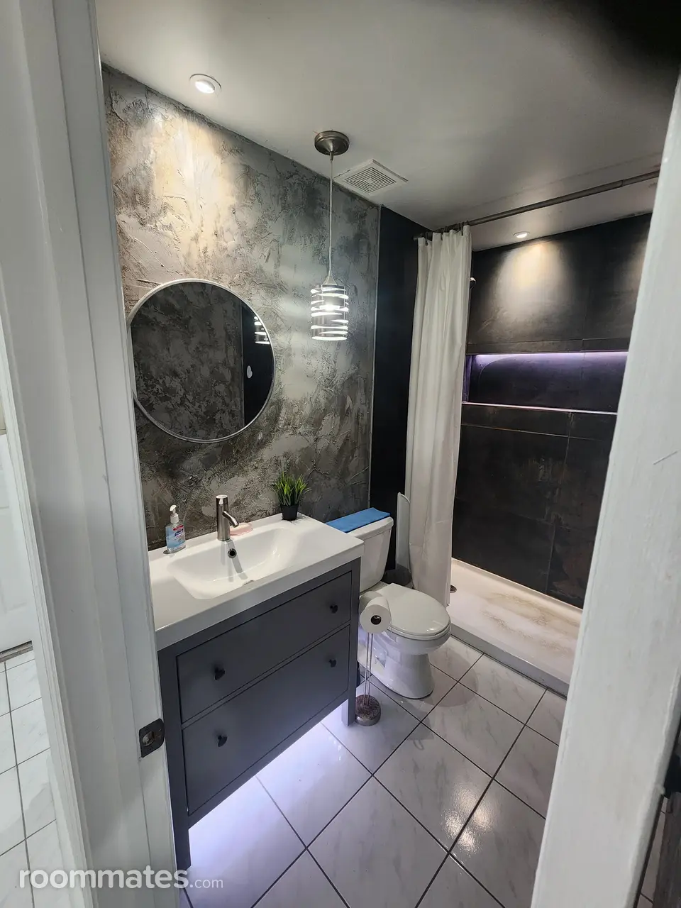 Profile photo 3 of 11