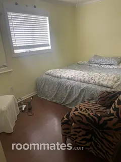 Room for rent in West Bloomfield Charter Township, MI $900, house