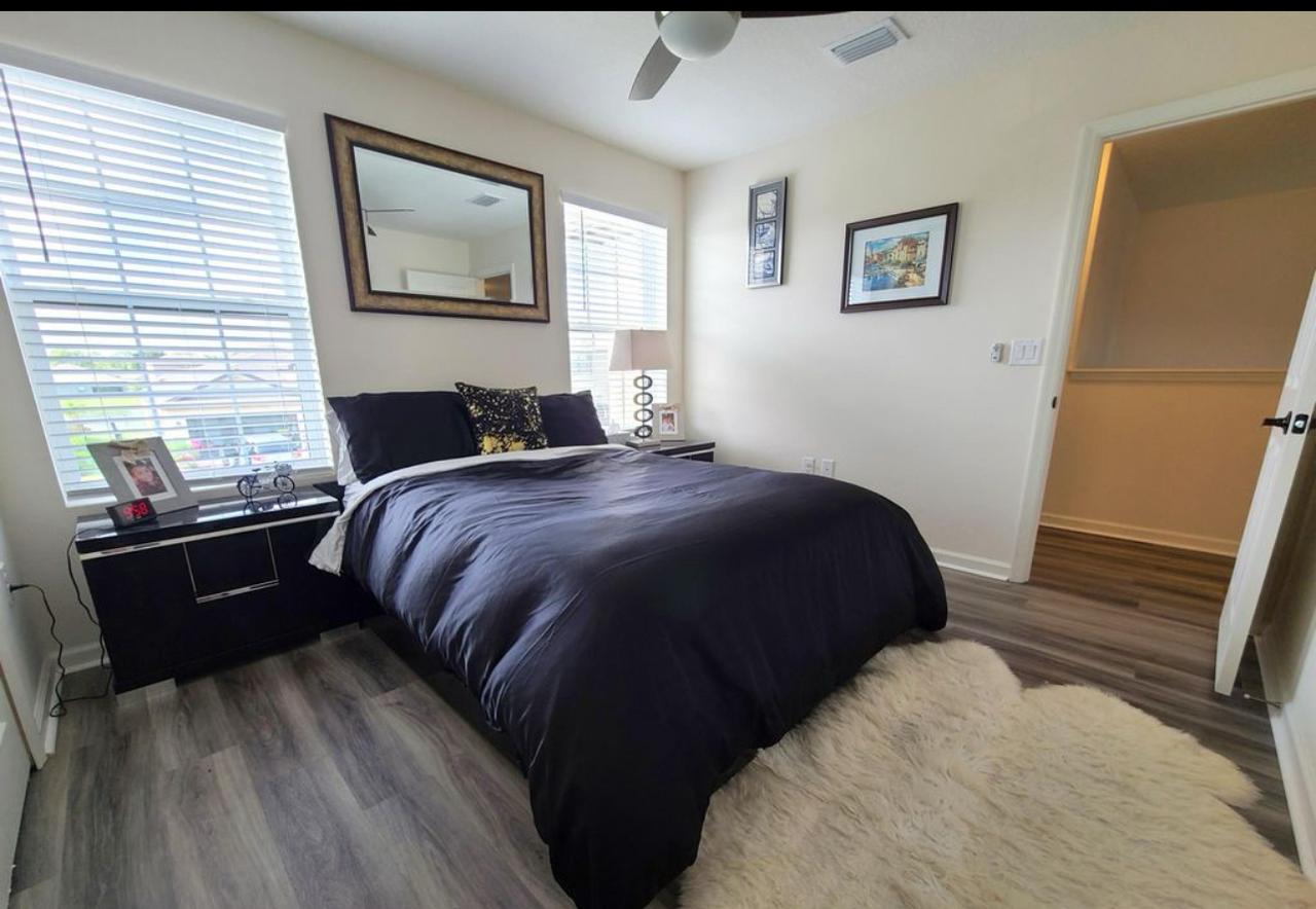 Profile photo 1 of 11