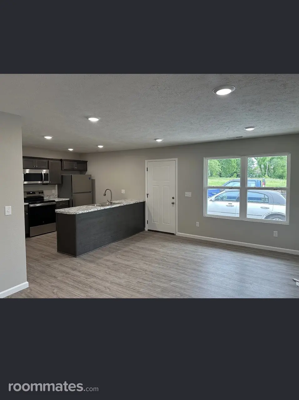 Profile photo 3 of 8