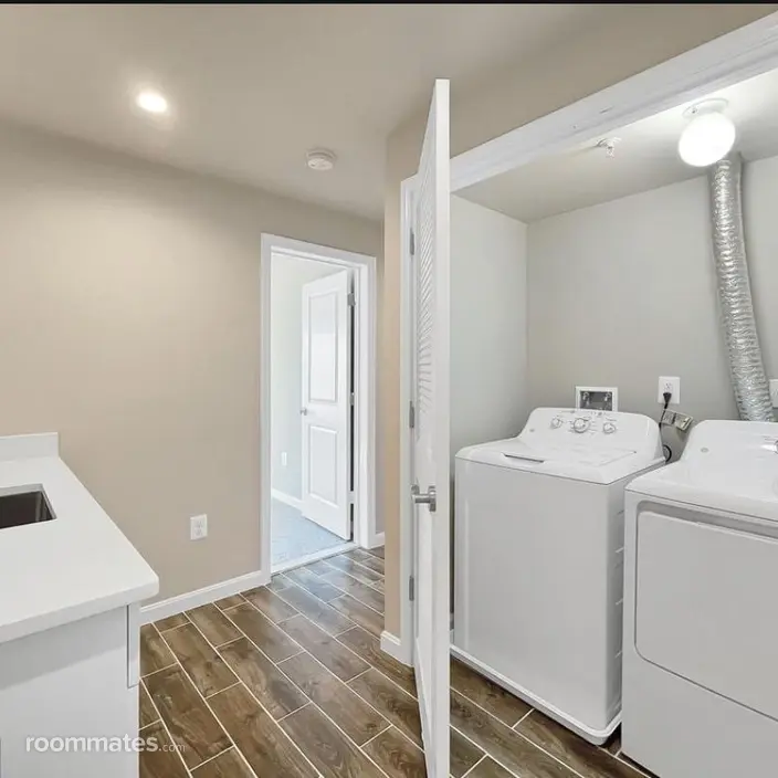 Room for rent in Washington, DC $1300, townhouse