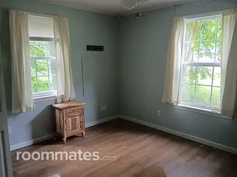 Room for rent in Hendersonville, NC $600, house