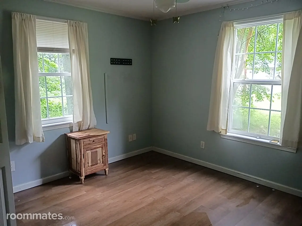 Profile photo 1 of 4