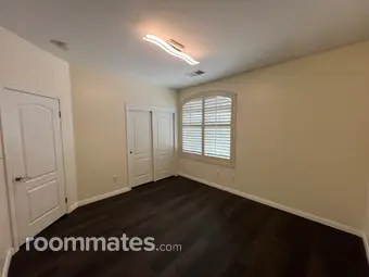 Room for rent in Bakersfield, CA $750, house