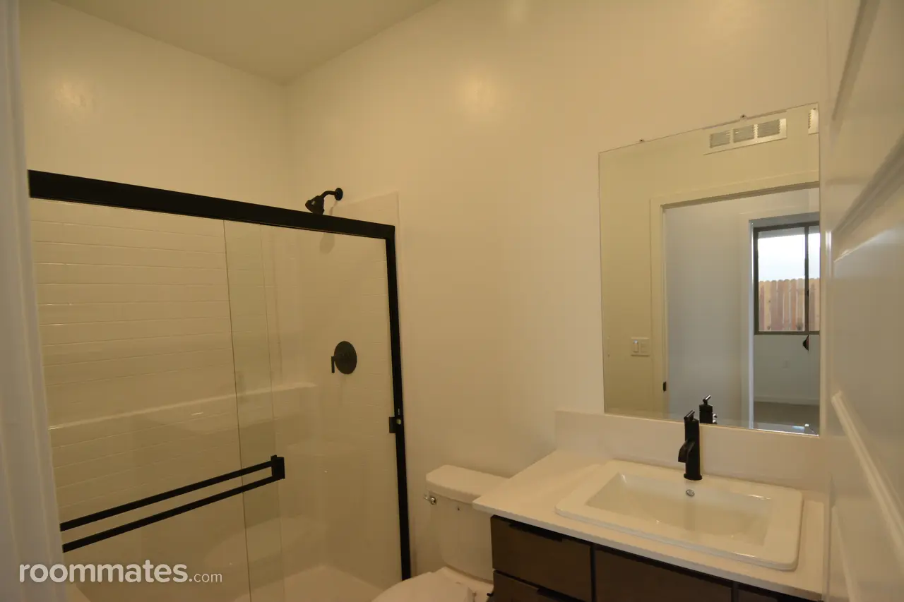 Profile photo 6 of 11