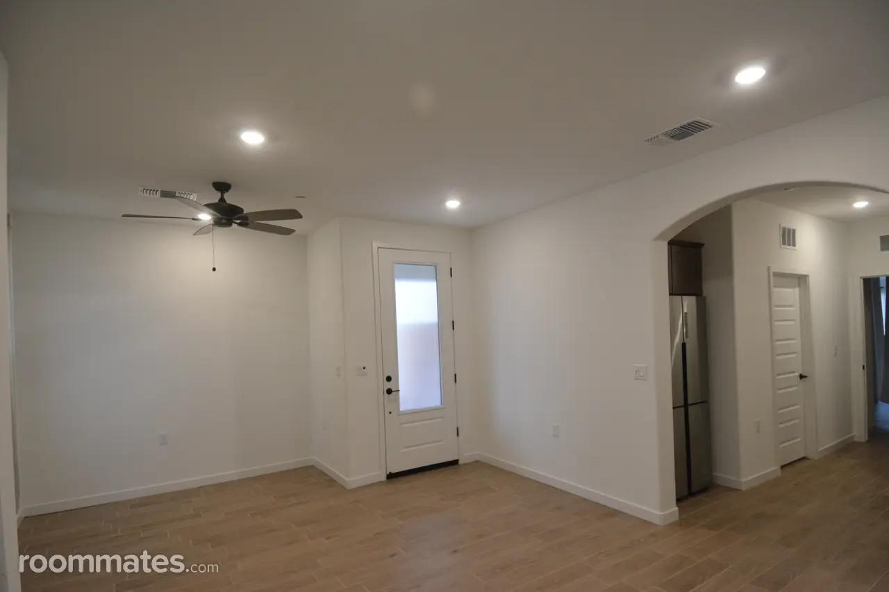 Profile photo 1 of 11