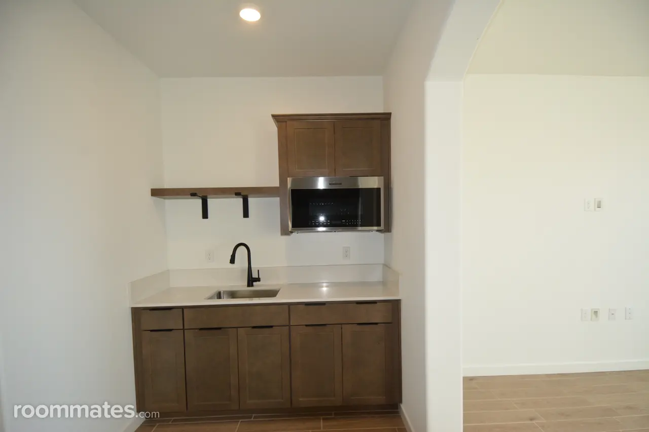 Profile photo 9 of 11