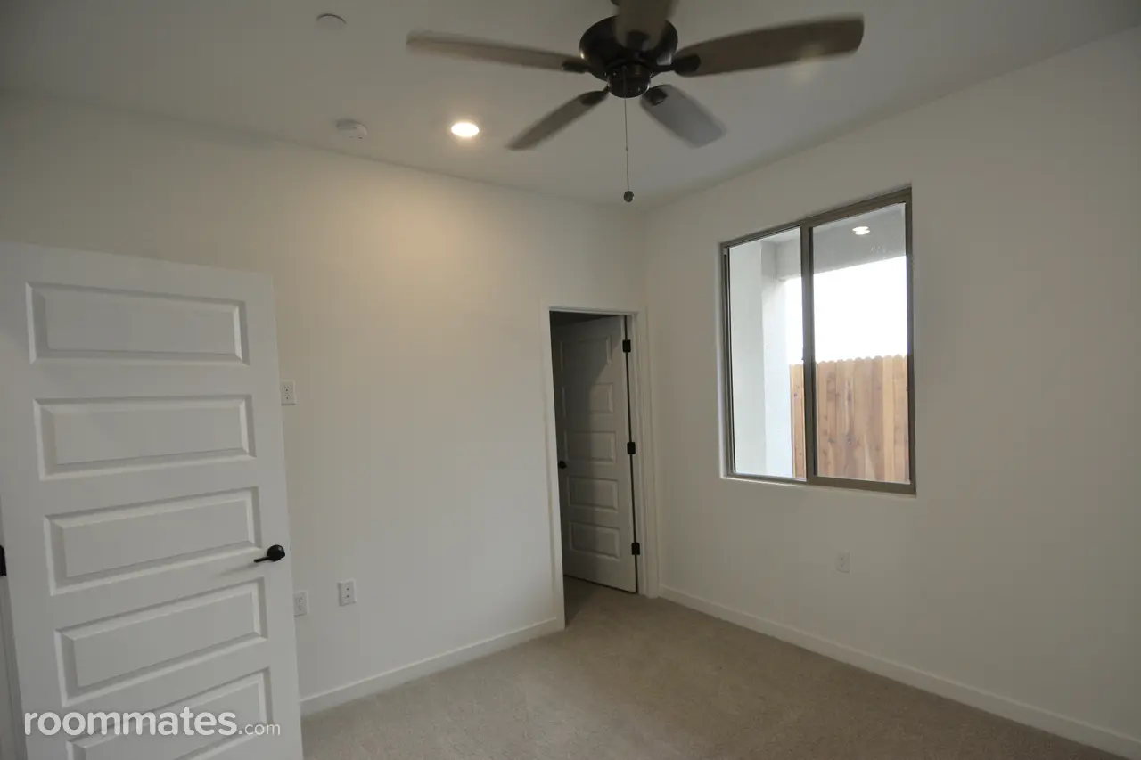 Profile photo 5 of 11