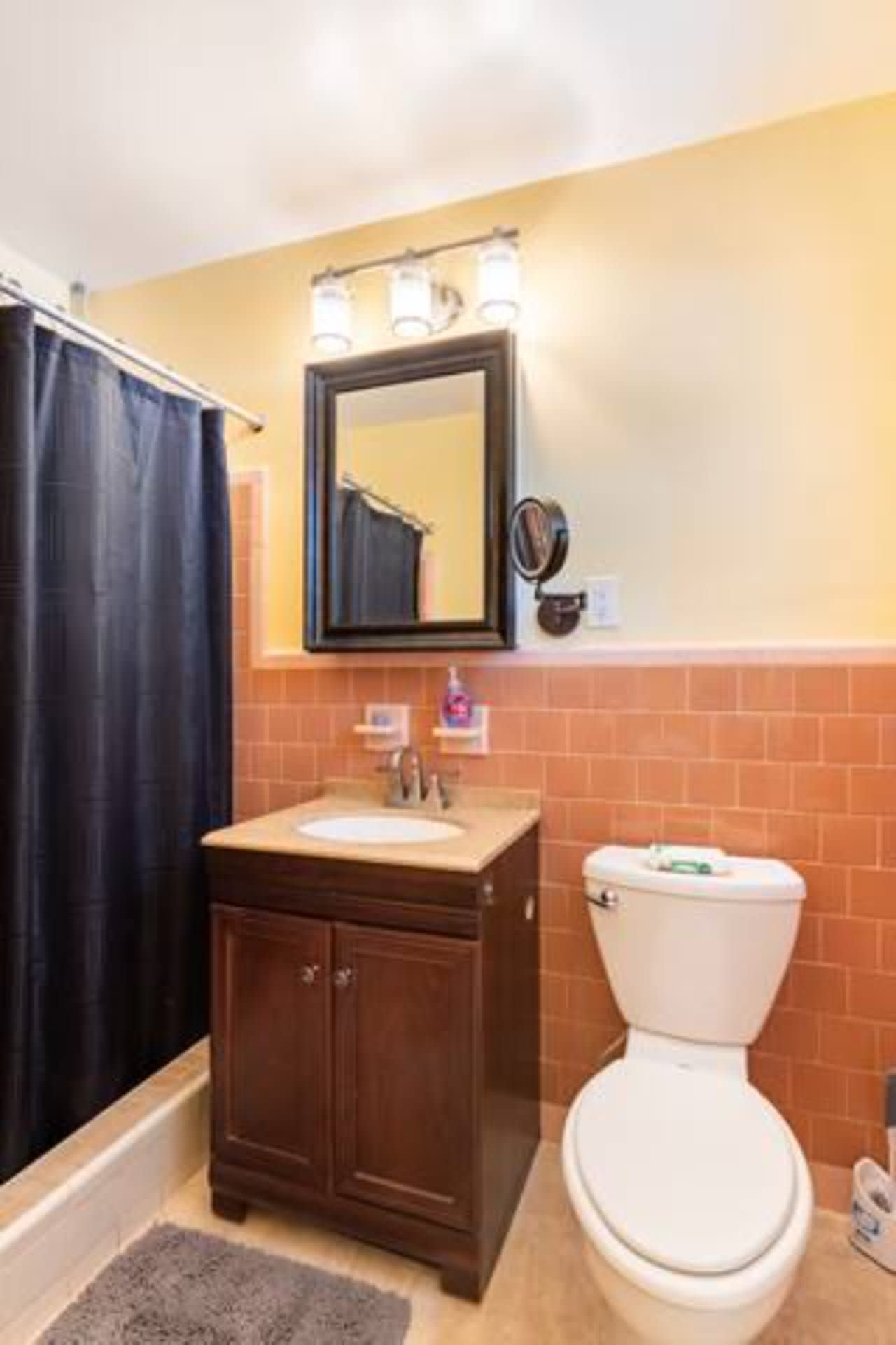 Profile photo 3 of 14