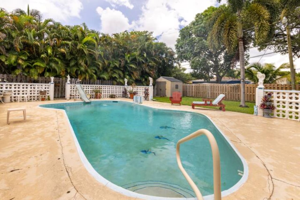 Profile photo 7 of 14