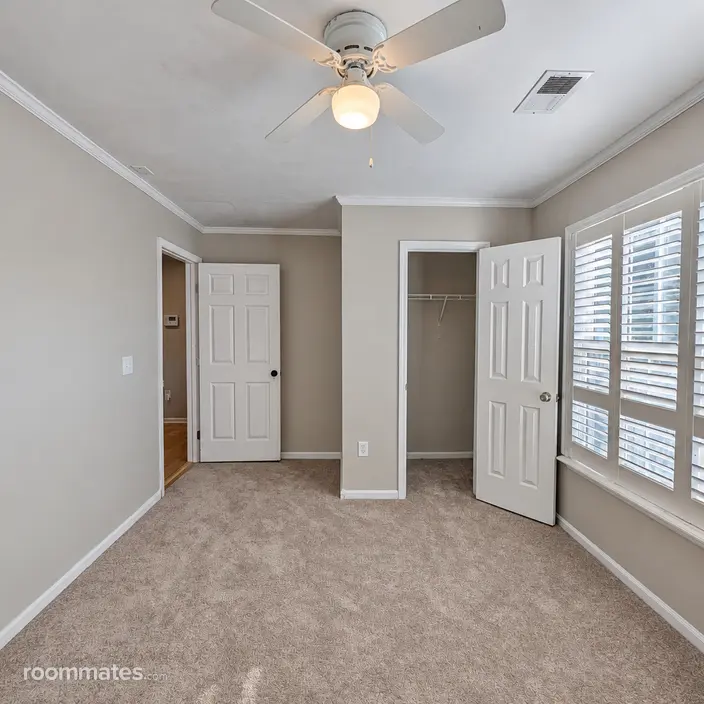 Room for rent in North Charleston, SC $900, house